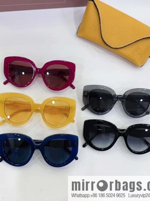 wsxc1692717141081_8-800x800hq0kcdwxoy18494_20250625135655.jpg LOEWE Square Unisex Sunglasses