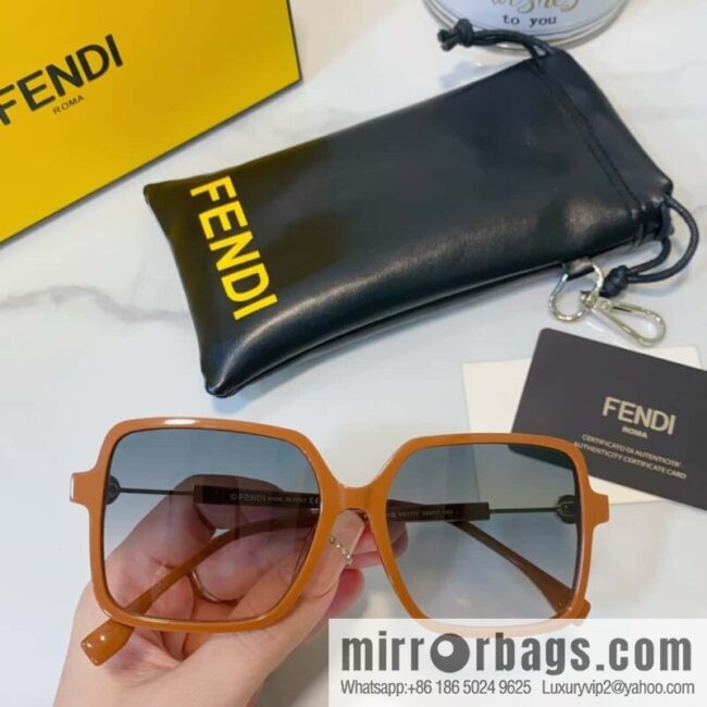 Fendi square women\'s sunglasses