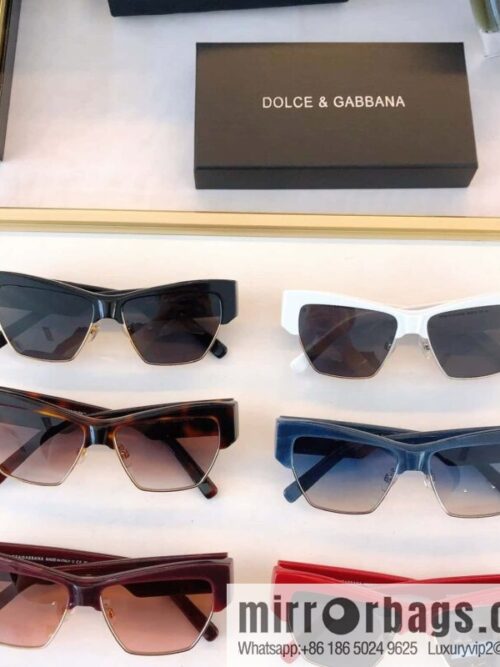 wsxc1693495481823_8-800x800vw5n2drjkfz3697_20250625030640.jpg DOLCE & GABBANA Dolce & Gabbana temple three-dimensional letters