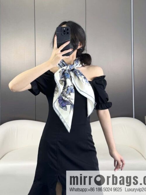 wsxc1711967865871_0-800x800krdv0rhn2ct7218_20250625131208.jpg DIOR Around the World · Butterfly, Silk Scarf