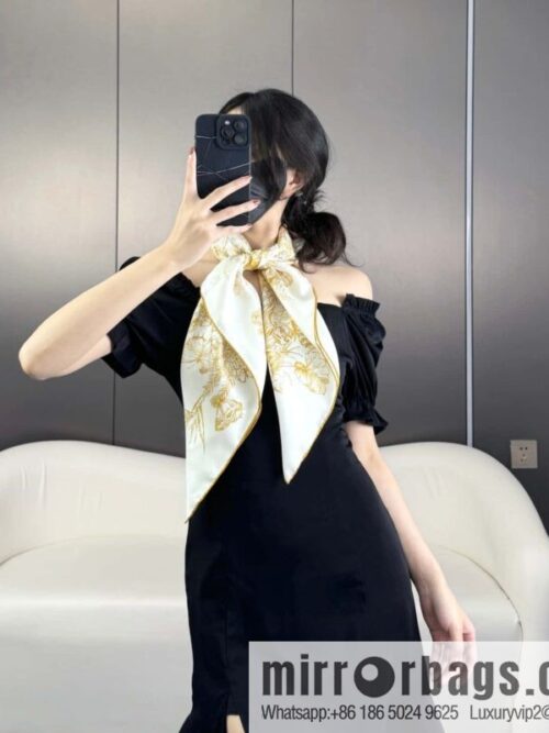 wsxc1711967868290_0-800x800pyzmm4ogiss7206_20250625131149.jpg DIOR Around the World · Butterfly, Silk Scarf