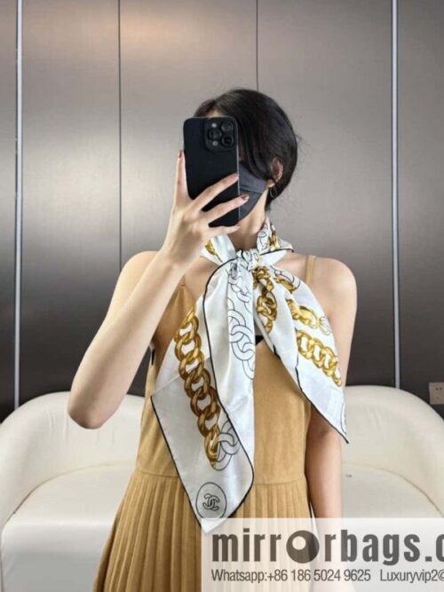 wsxc1714406220344_0-800x800vx30q4j0v5s7015_20250625130635.jpg CHANEL 🖤 cc coin chain silk scarf