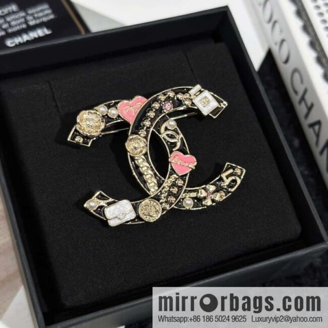 ❗️New ❗️ Chanel brooch ☀️ new ☑️ Chanel double c black enamel brooch ☀️