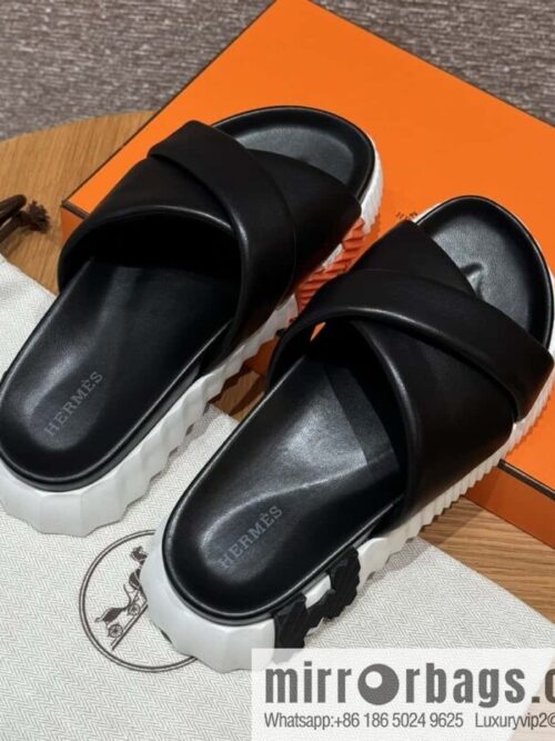 wsxc1718903280251_0-800x8001po2jf50n5i79695_20250630195651.jpg Hermès 086/Infra/Sports slippers, lambskin/black/89/Blanck