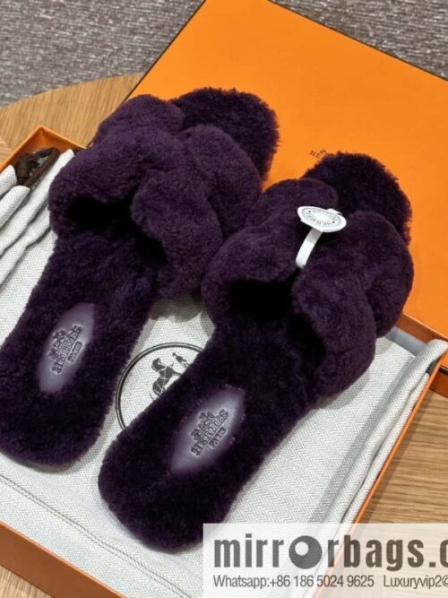 wsxc1719408596675_0-800x800w2rhsdxltxl61812_20250630020654.jpg HERMES 181 Oran sandals, woolskin/grape purple/59/Raisin