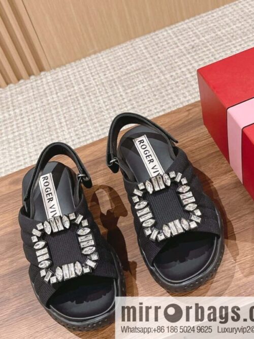 wsxc1719479001542_0-800x800mc0exttmdqo61026_20250630015857.jpg 𝐑𝐨𝐠𝐞𝐫 𝐕𝐢𝐯𝐢𝐞𝐫 Viv Run Moonlight Button Sandals