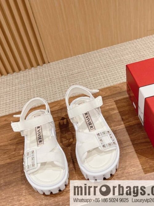 wsxc1719479051676_0-800x800ny4wnpyaore60919_20250630015735.jpg 𝐑𝐨𝐠𝐞𝐫 𝐕𝐢𝐯𝐢𝐞𝐫 𝐓𝐡𝐢𝐜𝐤 𝐓𝐫𝐞𝐤𝐤𝐲# Roger Vivia Diamond Button Sandals