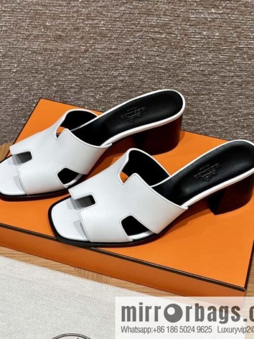 wsxc1719841434803_0-800x8000gizhp51fhx51296_20250630003059.jpg HERMES 308 Helia 60 Sandals, Calfskin/White/01/Blanc