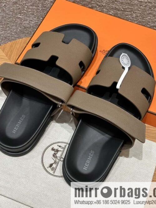 wsxc1720285520892_0-800x8000l3fraqr4nr50350_20250630002134.jpg HERMES 180 CHYPRE SANDAL uncle shoes, palm print/Epsom elephant gray/18/Etoupe