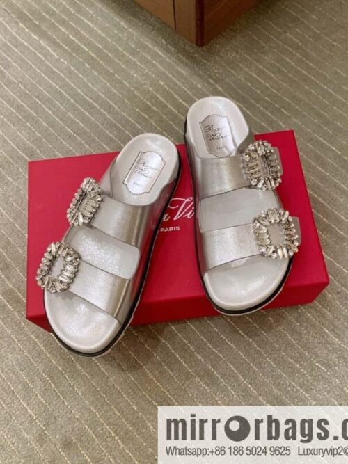 wsxc1720798468933_0-800x80030qrtxoobtg27902_20250626011121.jpg Roger vivier 2024 summer slidy viv \'sandals