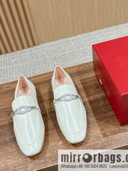 wsxc1720798496336_0-800x800ulbt1ifqqho27858_20250626010950.jpg 𝐑𝐨𝐠𝐞𝐫 𝐕𝐢𝐯𝐢𝐞𝐫 𝟮𝟬𝟮𝟰/𝐬𝐬 RV Roger Vivia\'s new one-pedal diamond buckle loafers