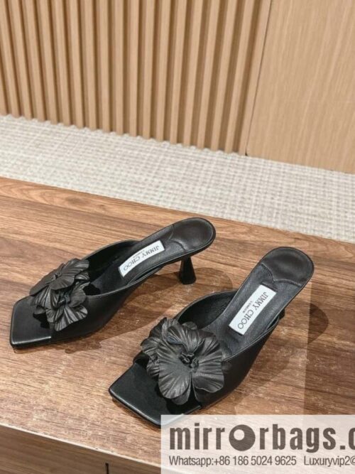 wsxc1720802344502_1-800x800kli5dzqgtsd27710_20250626010453.jpg [】𝐉𝐢𝐦𝐦𝐲 𝐂𝐡𝐨𝐨# Zhou Yangjie\'s new bow kitten and slippers