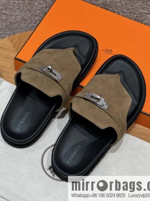 wsxc1721140018648_0-800x800qyu3qq4d1vd16901_20250625193127.jpg HERMES 258 Empire Pinch Trap, Grayish green/Grayish green suede/Chamois leather