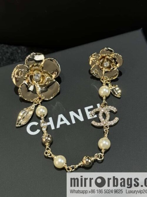 wsxc1726245906336_0-800x800atjsjn5jb2y62196_20250630021101.jpg ❗️New ❗️☀️ New ☑️ Chanel Double C Gold Camellia Brooch ☀️