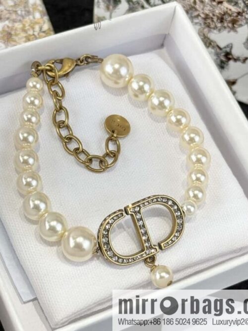 wsxc1729538014848_0-800x800zvqho1h5q3u40437_20250626060843.jpg New ☑️ Dior full diamond CD pearl bracelet