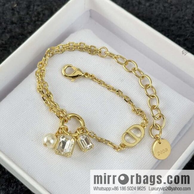 New ☑️ Dior full diamond stud earrings