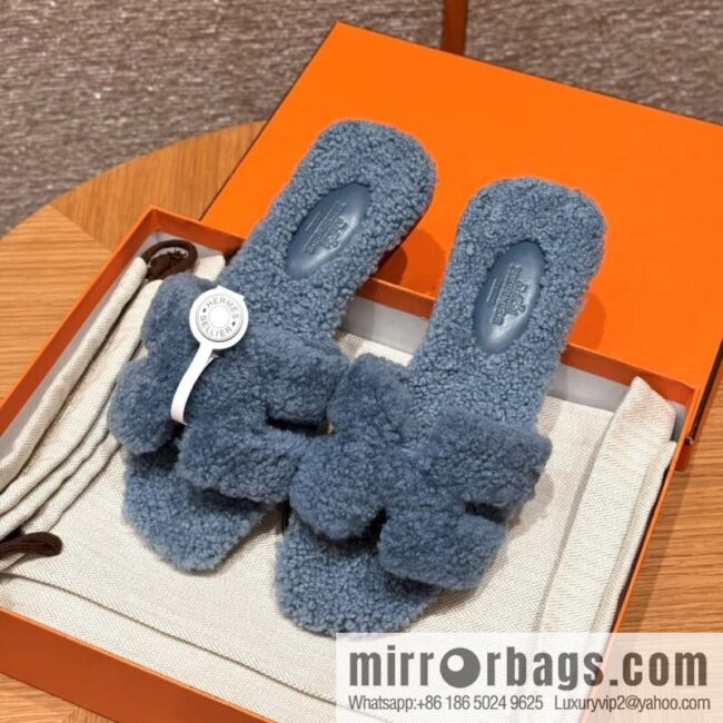 wsxc1732198406674_0-800x800i2c5akrb2mo9797_20250625040649.jpg HERMES 181 Oran sandals, blue/Blue woolskin