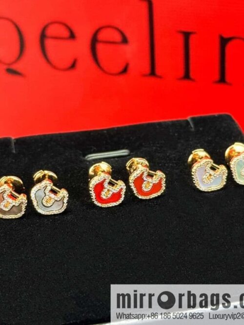 wsxc1732542843542_0-800x800uyc4cuffmqa29808_20250626020450.jpg ❗️New ❗️ ☀️ Original ☀️ Qeelin Kirin Ruyi Lock Earrings ☀️