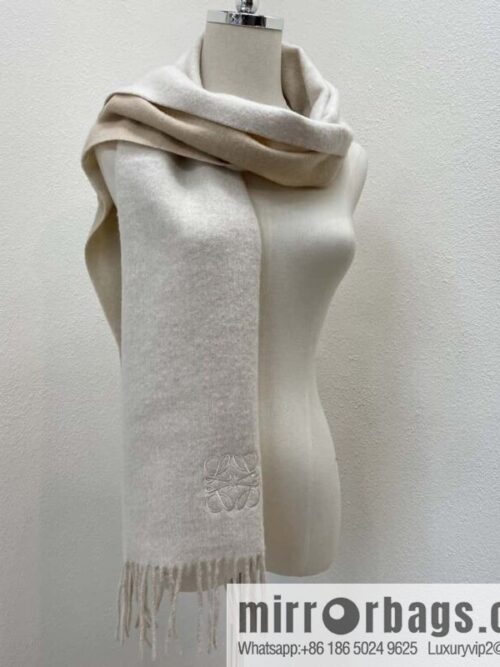 wsxc1734648480308_7-800x8004brh1adqqrn6491_20250625125115.jpg • Loewe \"Window Color Matching\" Solid Color Cashmere Scarf▪️