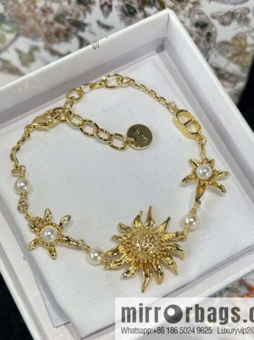 wsxc1734959442957_0-800x800wtbstunhuck28952_20250626014104.jpg ❗️New ❗️☀️ New ☑️ Dior Sunflower Bracelet ☀️