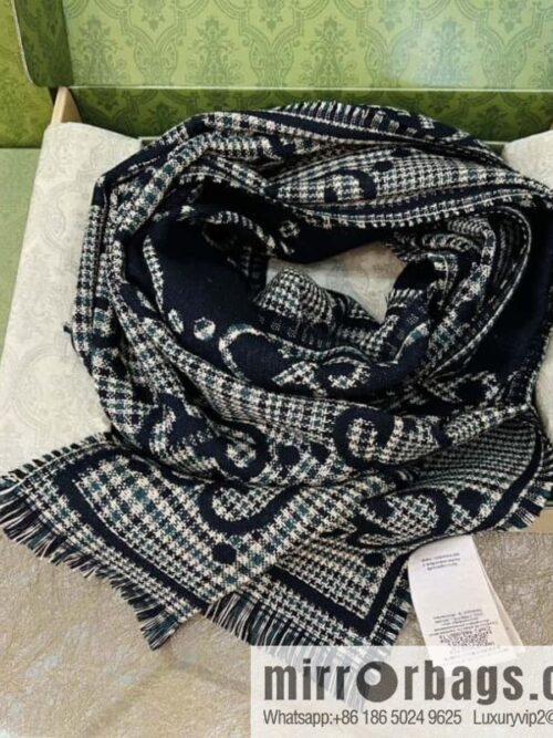 wsxc1739475441679_0-800x800f2chch0derg6163_20250625124110.jpg GUCCI 🍂 \"Wool Double Sided Scarf\" Black Green 660025