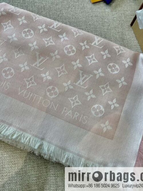 wsxc1740070757952_1-800x800stogp2nfcuj5823_20250625122612.jpg 𝐋𝐨𝐮𝐢𝐬 𝐕𝐮𝐢𝐭𝐭𝐨ɴ•『 shine monogram scarf shawl M72046