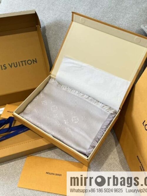 wsxc1740070873670_0-800x80031c4fuxtxgj5807_20250625122402.jpg 𝐋𝐨𝐮𝐢𝐬 𝐕𝐮𝐢𝐭𝐭𝐨ɴ•『 shine monogram scarf shawl M71336