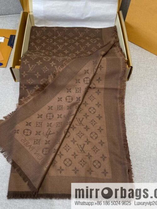 wsxc1740071889784_2-800x800wcbmvsssd0n3476_20250625030419.jpg 𝐋𝐨𝐮𝐢𝐬 𝐕𝐮𝐢𝐭𝐭𝐨ɴ•『 shine monogram scarf shawl M77357