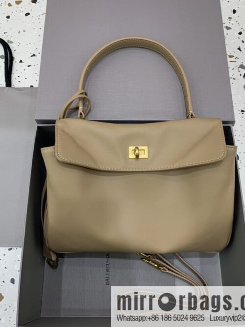 wsxc1741014027708_0-800x800qan2it2jl0w77871_20250630190707.jpg 🖤[Small apricot gold buckle 】 𝐁𝐀𝐋𝐄𝐍𝐂𝐈𝐀𝐆𝐀 𝐑𝐎𝐃𝐄𝐎 𝐁𝐀𝐆 series handbag model number: 78972