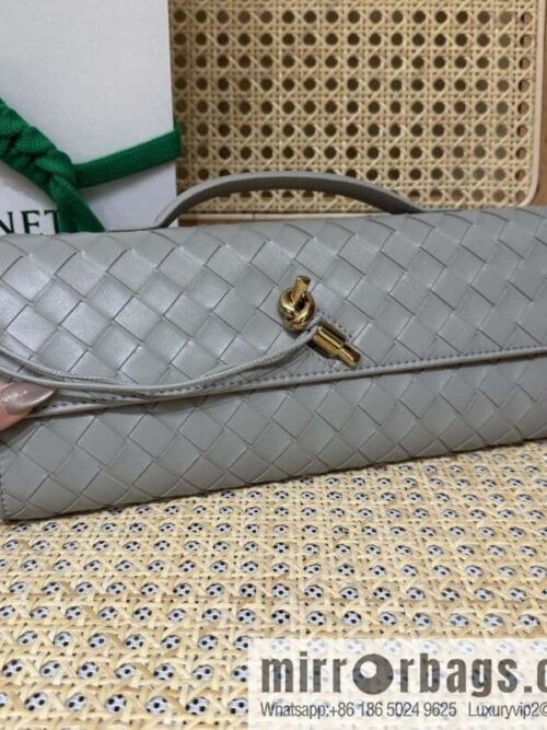 wsxc1741108101478_0-800x800bofiipclnc077603_20250630185858.jpg BV Andiamond Clutch 741511 Silver Grey