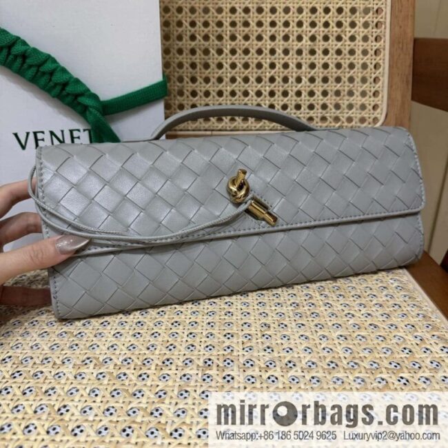 wsxc1741108101478_0-800x800bofiipclnc077603_20250630185858.jpg BV Andiamond Clutch 741511 Silver Grey