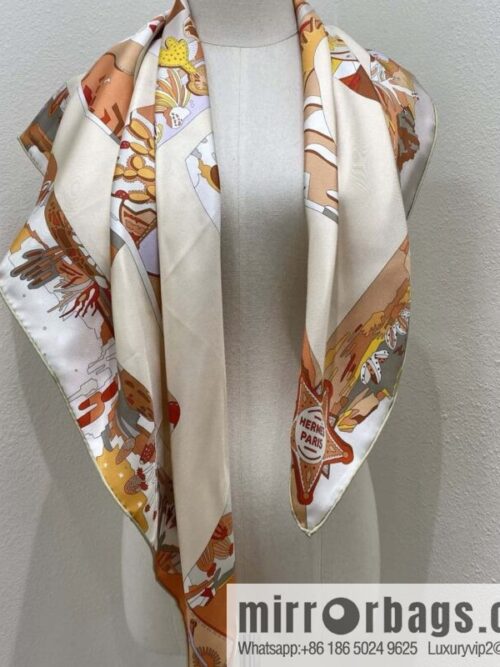 wsxc1741119763236_0-800x800ezntxcx2z2b3349_20250625030252.jpg HERMES \"Story on Boots\" Square scarf