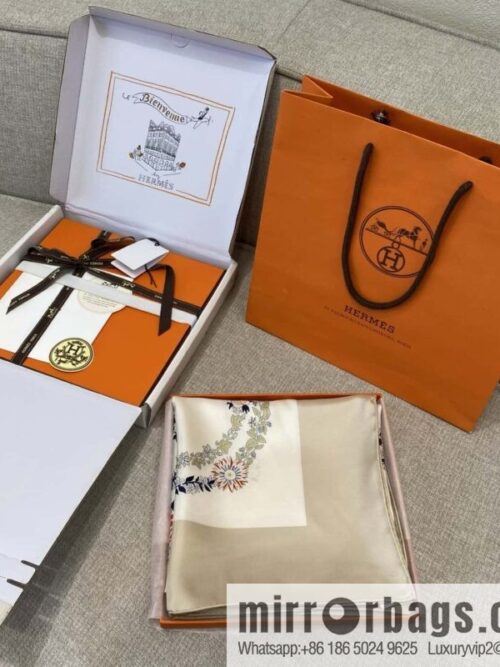 wsxc1741120298934_0-800x800jgfvv2lru4t3260_20250625030150.jpg HERMES \"Gorgeous Bridle Floral Edition 90 Square Towel\"