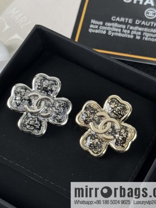 wsxc1741946828378_0-800x800yell4mrbrfb363_20250625093717.jpg ❗️New ❗️☀️ New ☑️ Chanel Double C Clover 🍀 Brooch ☀️