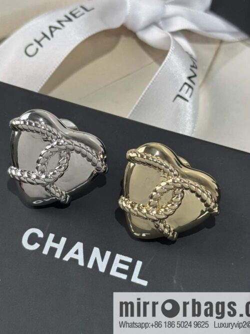 wsxc1741946830718_0-800x800josy5z3v3oa352_20250625093658.jpg ❗️New ❗️ ☀️ new ☑️ Chanel double c peach heart love ❤️ brooch ☀️