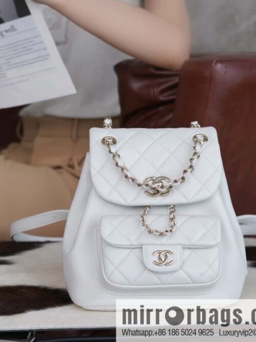 wsxc1743451324924_2-800x800gefpm5yn1xx58585_20250630013511.jpg 𝗖𝗛𝗔𝗘𝗡𝗟𝟐𝟒𝐩 new backpack, white, genuine leather AS2908