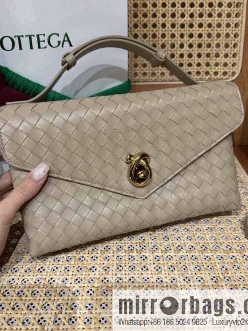 wsxc1743611756077_0-800x800ylf3vmrmlmf58132_20250630013032.jpg BV Knot Lock Messenger Bag 817191 Hazel