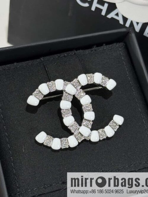 wsxc1744211743142_0-800x800scexjd1qeod46_20250625092749.jpg ☀️New ☑️ Chanel Double C Brooch