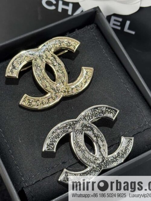 wsxc1744211746390_0-800x800s0bo5cmljvk39_20250625092733.jpg ☀️New ☑️ Chanel Double C Brooch