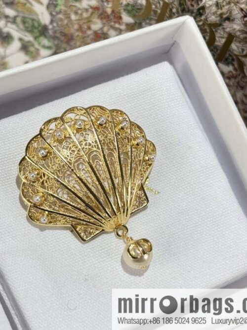 ❗️New ❗️ ☀️ new ☑️ Dior DIOR gold shell brooch ☀️