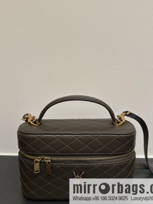 wsxc1745922250669_0_jpg-800x800b4gaxpggcng36725_20250626043020.jpg YSL 𝗚𝗔𝗕𝗬 𝗩𝗔𝗡𝗜𝗧𝗬 Mini Sheepskin Clutch Bag 766731 Musk Green