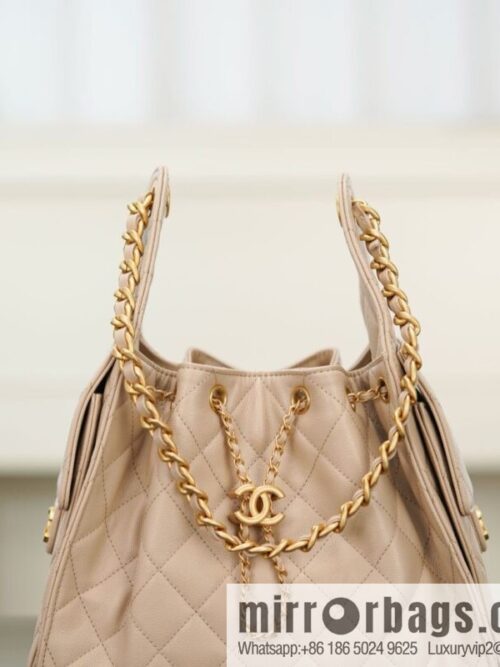 𝐂𝐡𝐚𝐧𝐞𝐥 𝟐𝟓𝐬 𝐬𝐦𝐚𝐥𝐥 𝐡𝐨𝐛𝐨 Drawstring Bucket Bag, Apricot Caviar, Small ✔️ AS5293