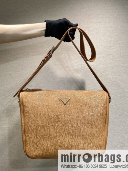 PRADA 🎉 new mail carrier bag 🎉 2VH182 leather shoulder strap 🎉🎉 caramel color