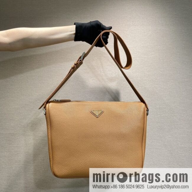 PRADA 🎉 new mail carrier bag 🎉 2VH182 leather shoulder strap 🎉🎉 caramel color