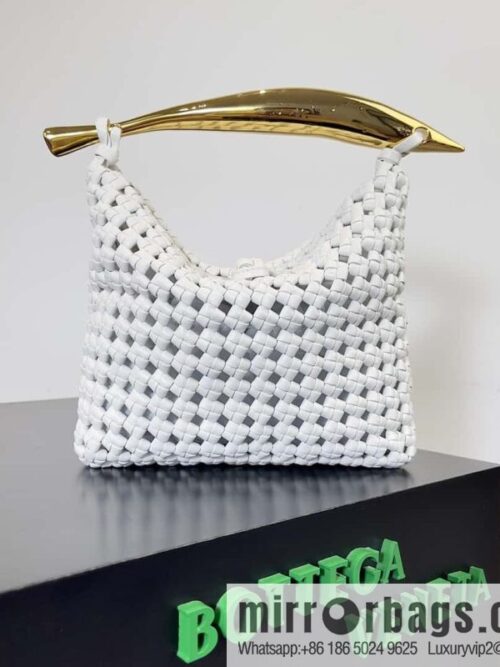 IMG_0015-800x800dizzi1b2myt72853_20250719063745.jpg Bv new nappa small sheepskin field character woven sardine woven bag, model; 731166 white