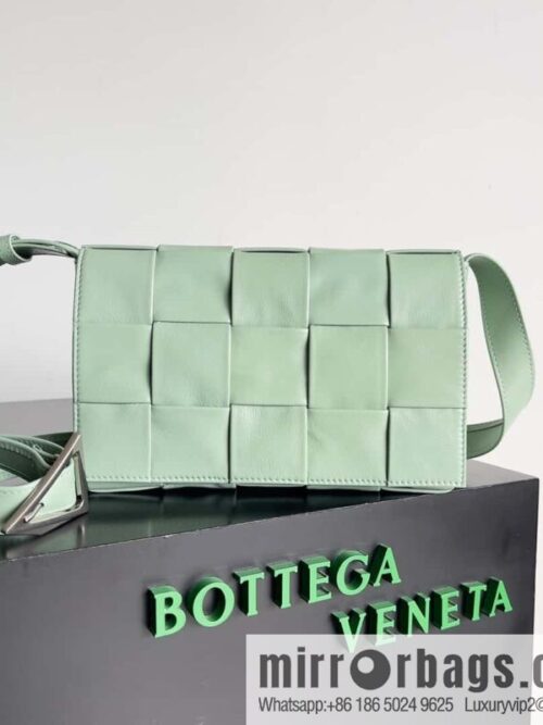 IMG_0051-800x800dmlsny4kdor72728_20250719063629.jpg Highest end: Bottega Veneta Cassette/Pillow Bag Model: 667298 Sage Green