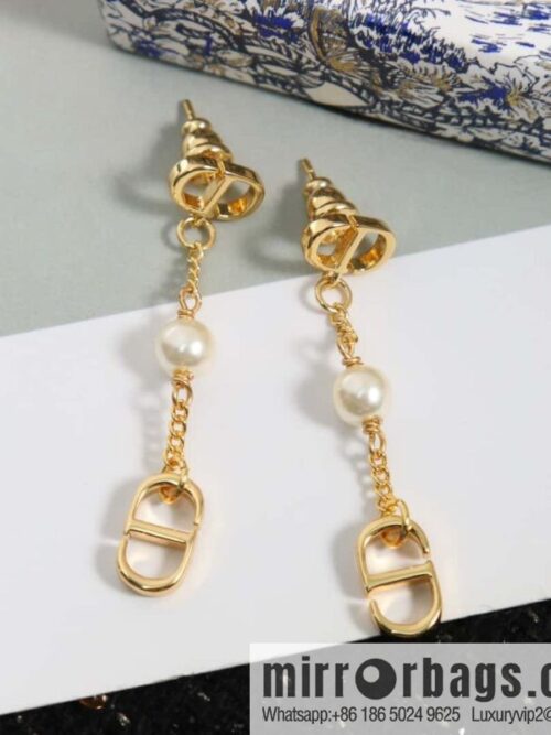 IMG_0143-800x80011aklxr0rcp129850_20250702212740.jpg New ☑️ DIOR CD pearl stud earrings