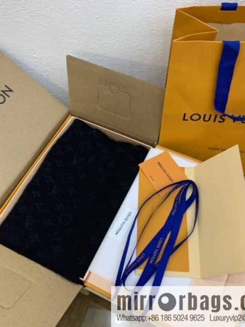 LV Louis Vuitton Men\'s Wool Scarf M78526