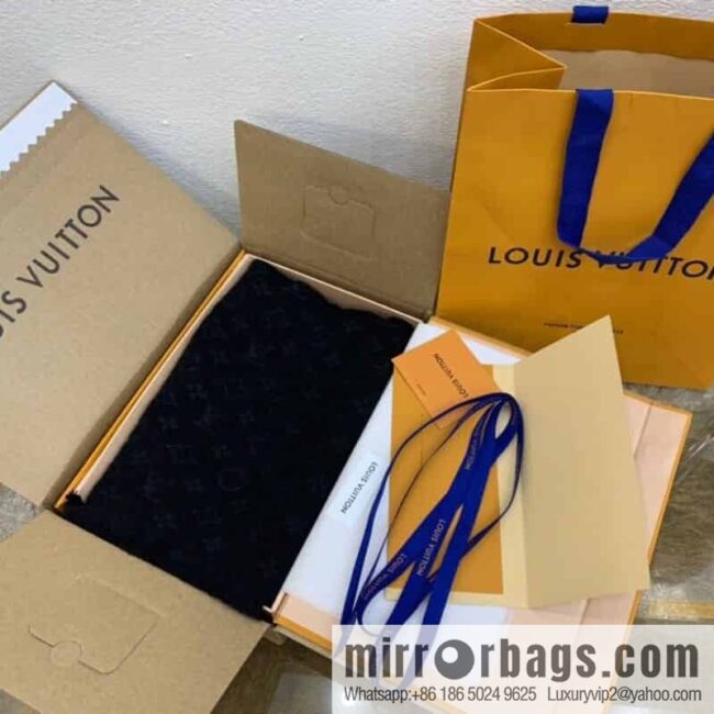 LV Louis Vuitton Men\'s Wool Scarf M78526