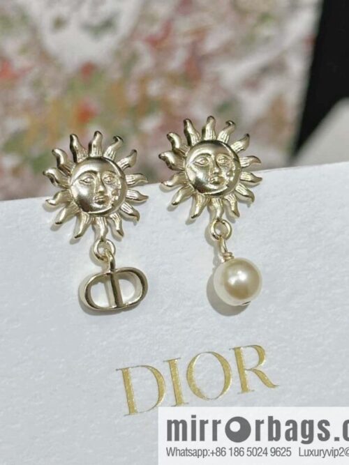 IMG_0233-800x800wjk53helc3y91100_20250702002317.jpg New ☑️ Dior No Sun Pearl CD Earrings Earrings